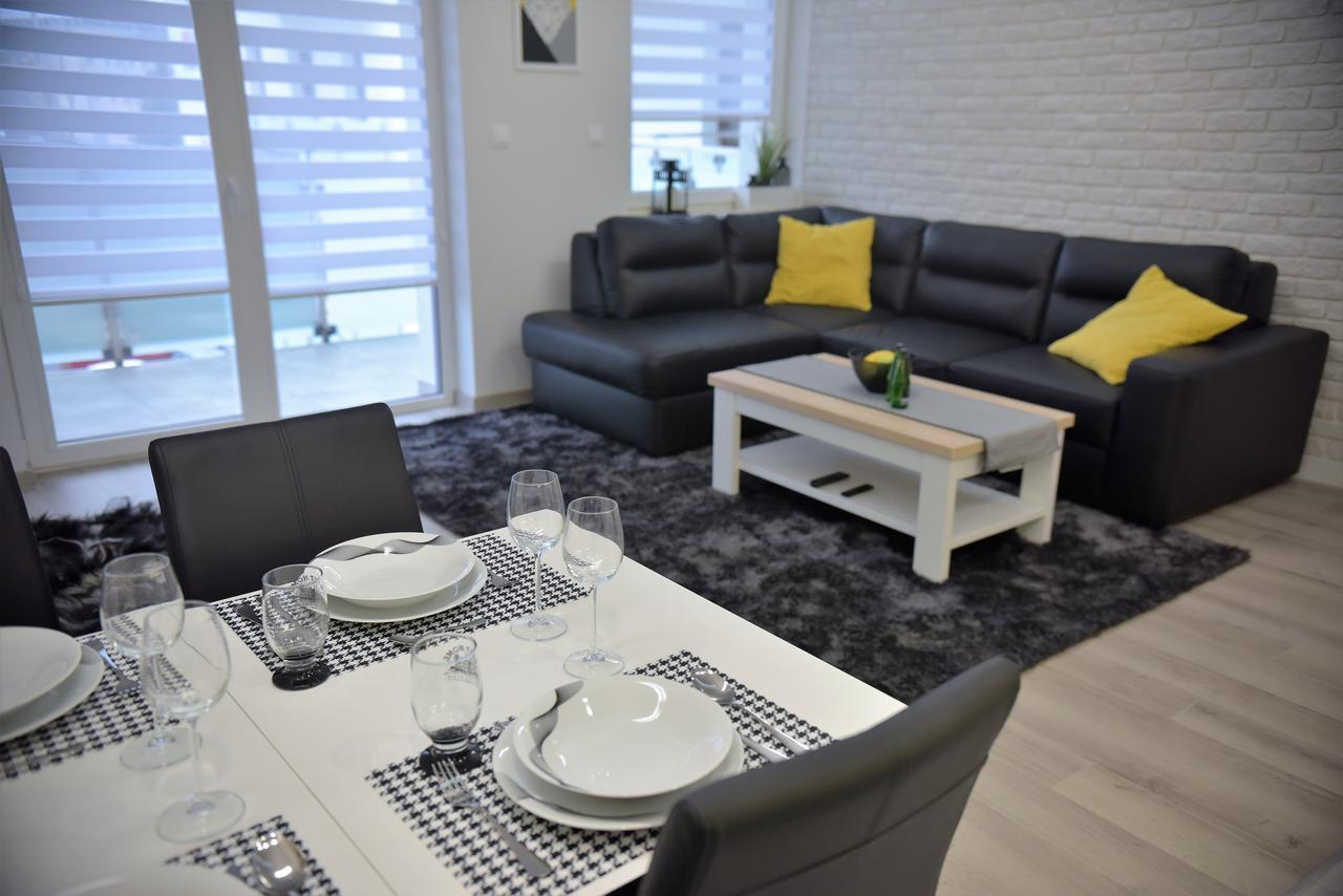Apartamenty Platan Opieszyn 2 เชสเนีย ภายนอก รูปภาพ